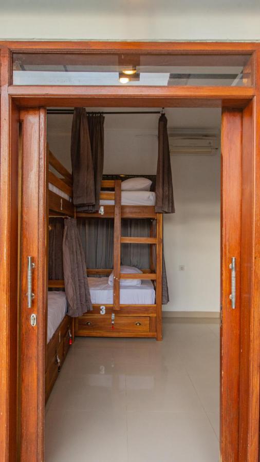 Zentiga Surf Hostel Canggu Extérieur photo
