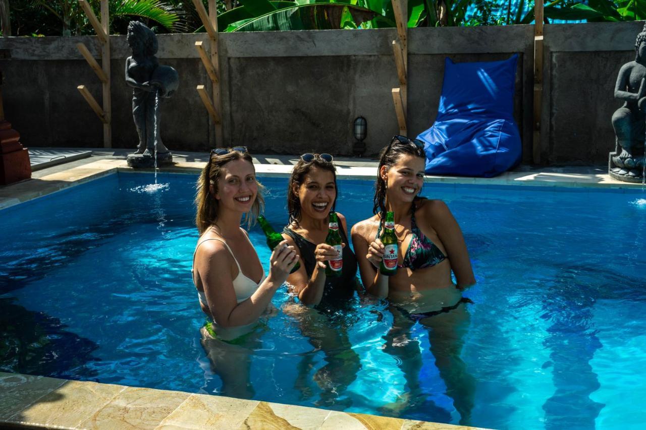 Zentiga Surf Hostel Canggu Extérieur photo